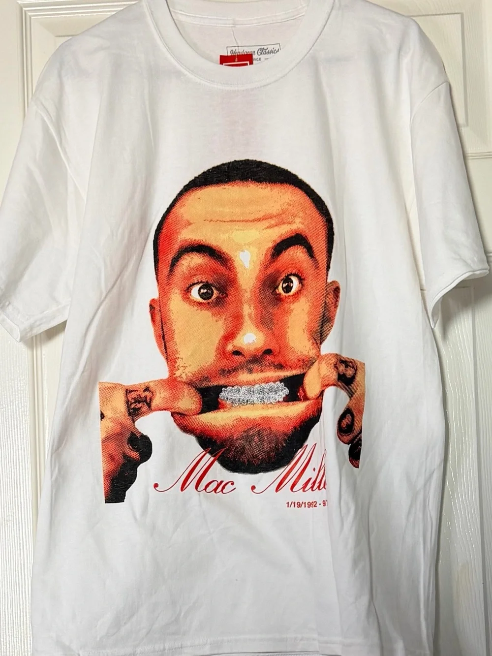 White Graphic Men’s T‑Shirt with Bold Face Print Mac Miller